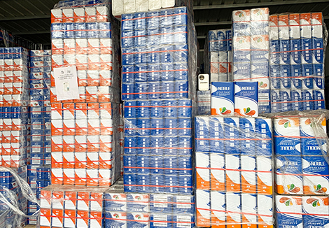 Warehouse Storage 11 Organizovaný sklad skladující pojiva na bázi pryskyřice s vysokou pevností