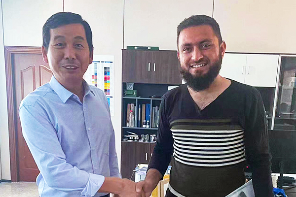بازدید مشتری بین المللی برای تأیید استانداردهای تولید